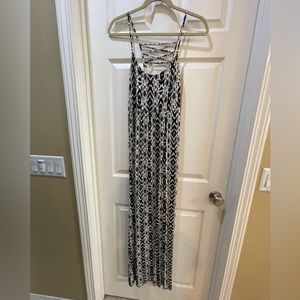 Maxi dress with straps